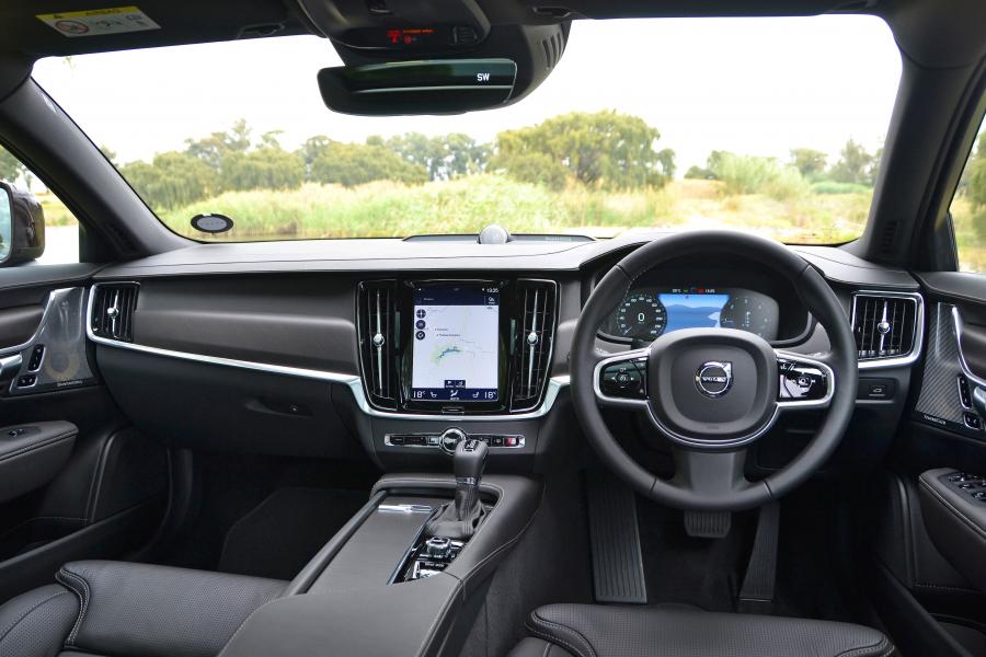 Торпедо Volvo V90 D5 Cross Country 2017 года  (ZA) (фото 2 из 2)